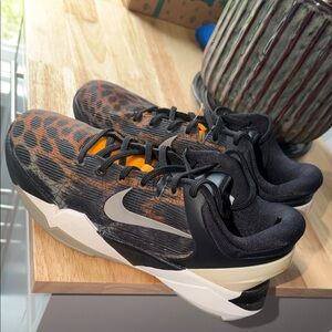 Nike Kobe Vii Black & Orange Leopard-Pattern Low-Top Sneakers